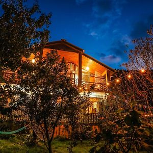 4 Bedroom Luxury Bungalow In Manali With Beautiful Scenic Mountain & Orchard View